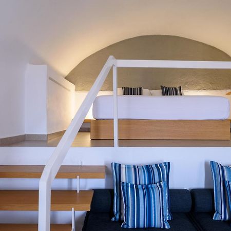 Muses Cycladic Suites Oía Exterior photo
