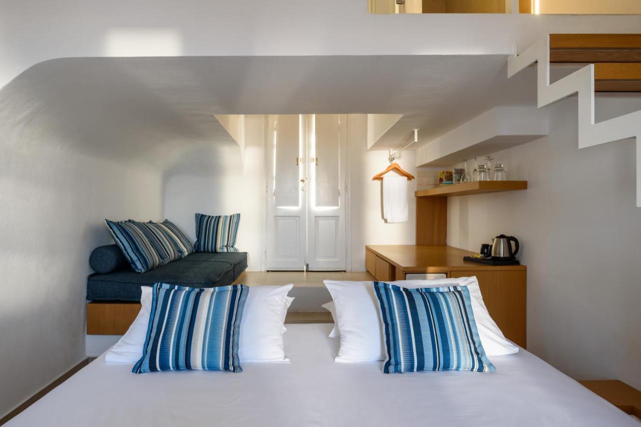 Muses Cycladic Suites Oía Exterior photo