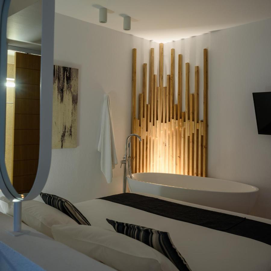 Muses Cycladic Suites Oía Exterior photo