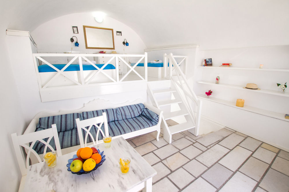 Muses Cycladic Suites Oía Exterior photo